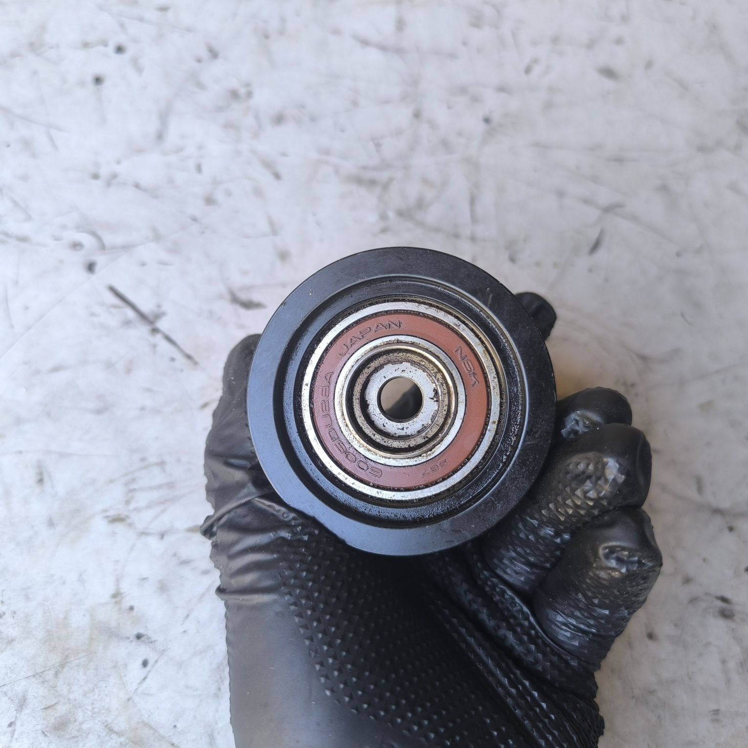 Koło sprzęgło alternatora 3.0 3.2 T6 VOLVO S60 V60 V70 S80 II XC60 XC