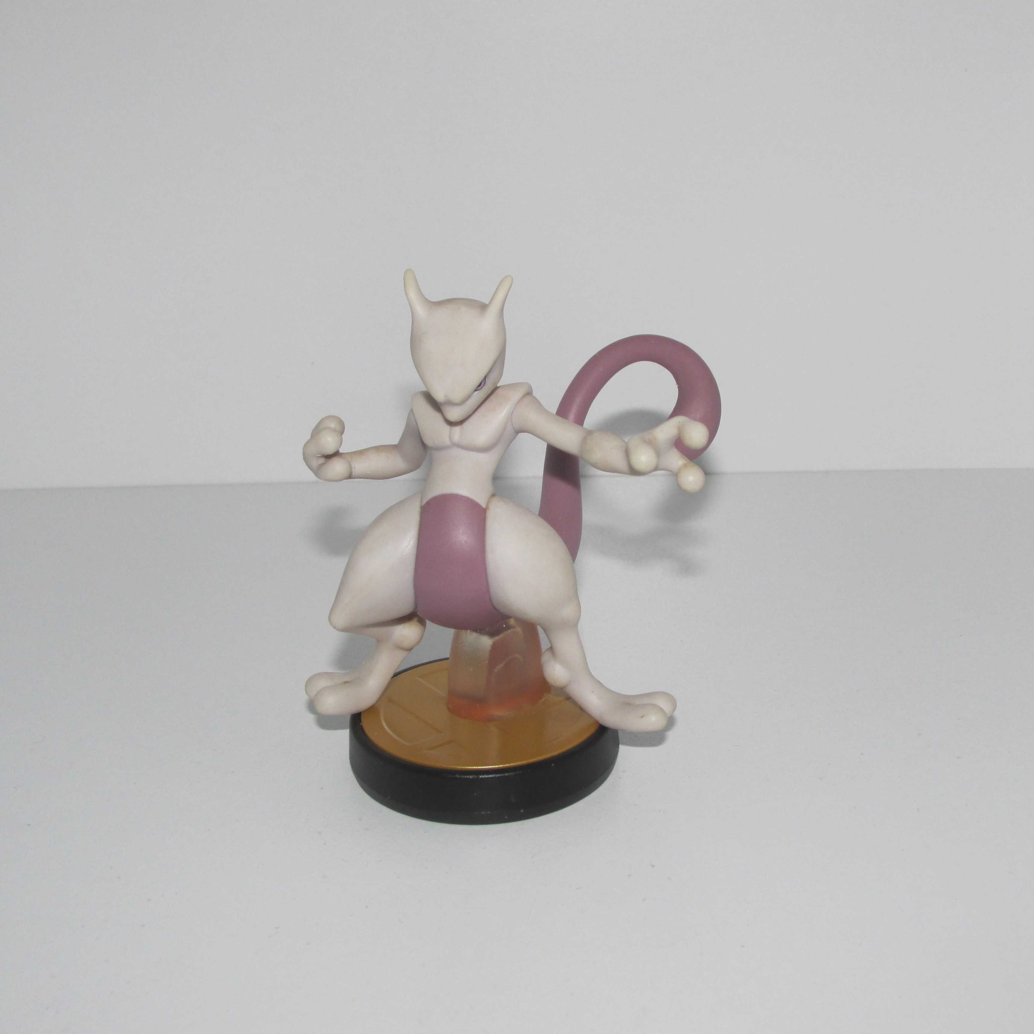 Nintendo Amiibo Mewtwo Figure
