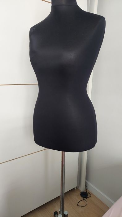 Sprzedam kilka manekinów