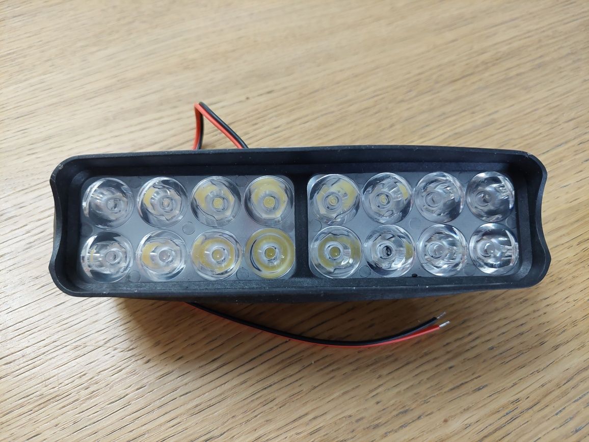 Lampa robocza reflektor 16 LEDów 24W