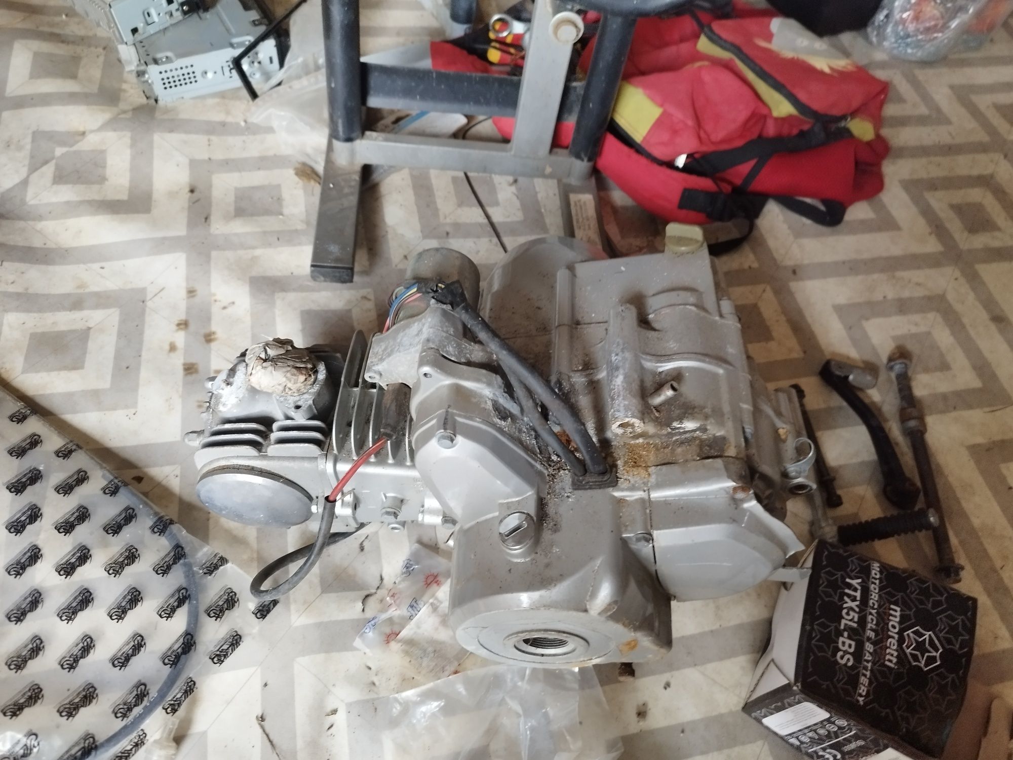 Silnik 125 quad cross chińczyk rozrusznik mnóstwo części wiązka