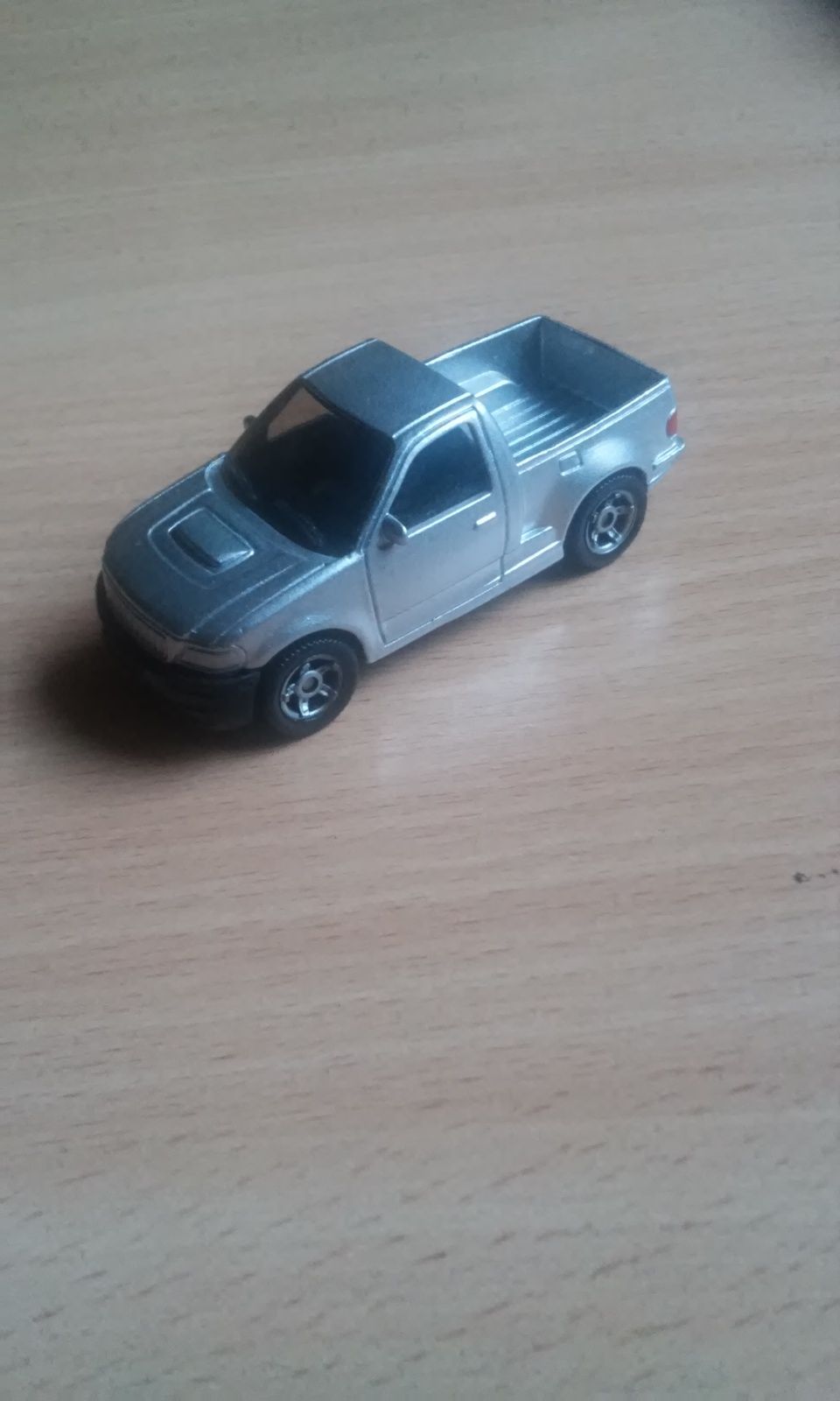 Samochód, samochodzik, auto, autko siku 0867 sikuranger