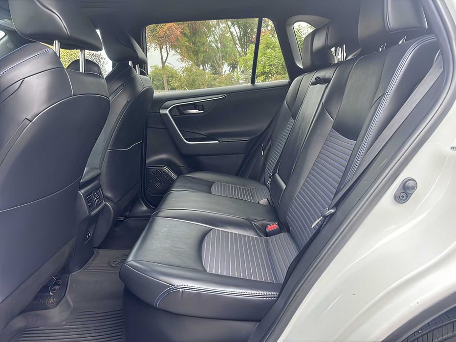 Toyota RAV4      2020