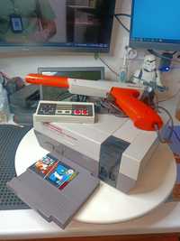 Nintendo Entertainment System NES + Zapper + pad + Mario/Duck Hunt