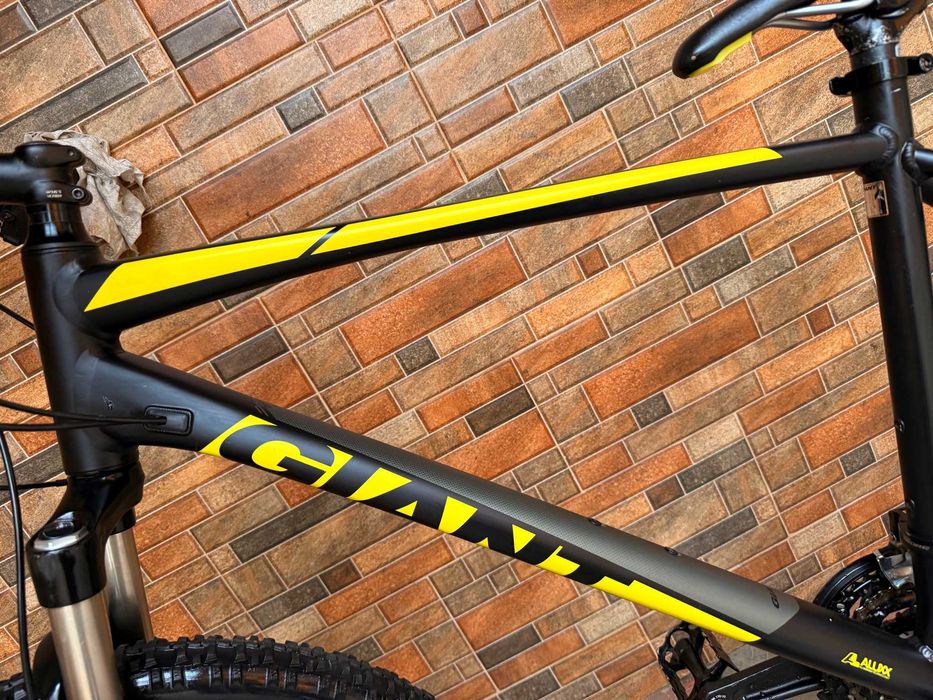 Велосипед GIANT Talon 27.5"L" Shimano DEORE, SR Suntour XCR Воздух