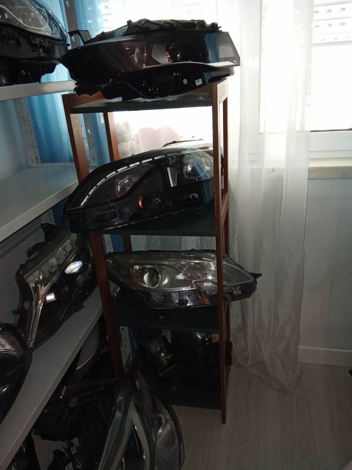 Farol Peugeot recente