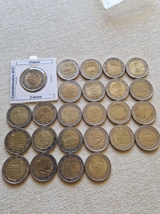 Lote 3 de moedas de 2€ comemorativas circuladas.