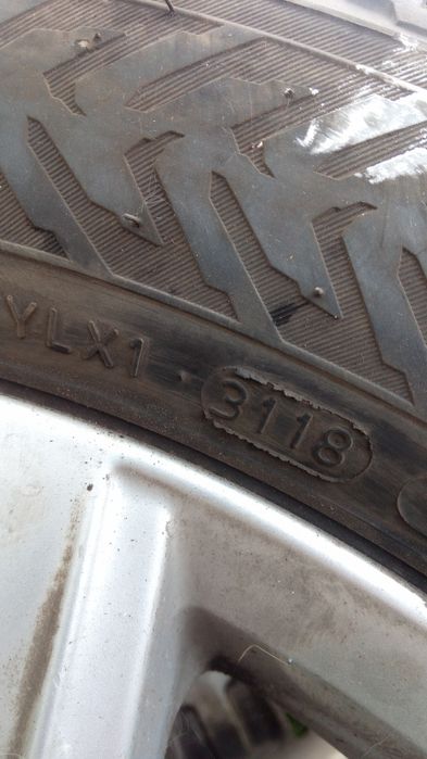 Шини зимові 205 55 17