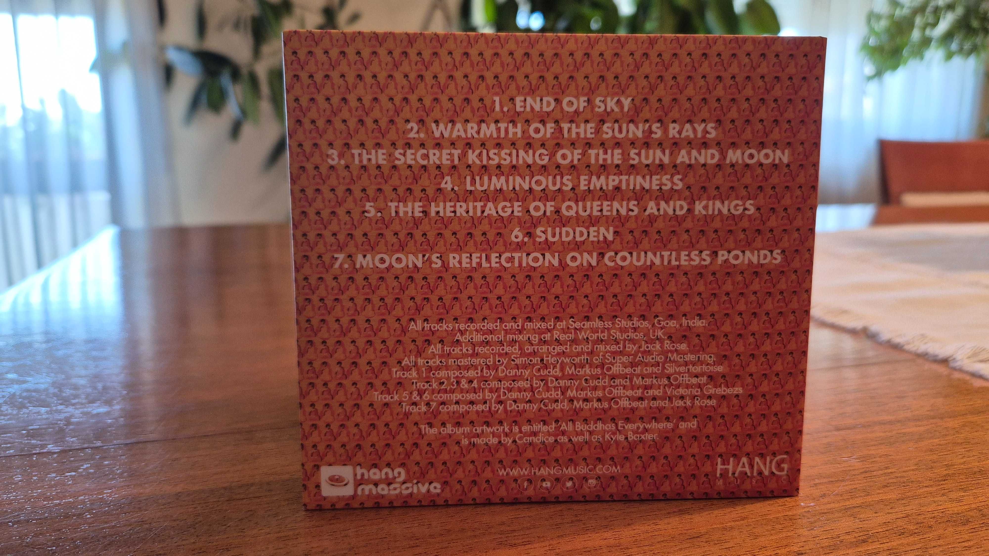 Vendo CD de música "Luminous Emptiness", da banda HANG MASSIVE !