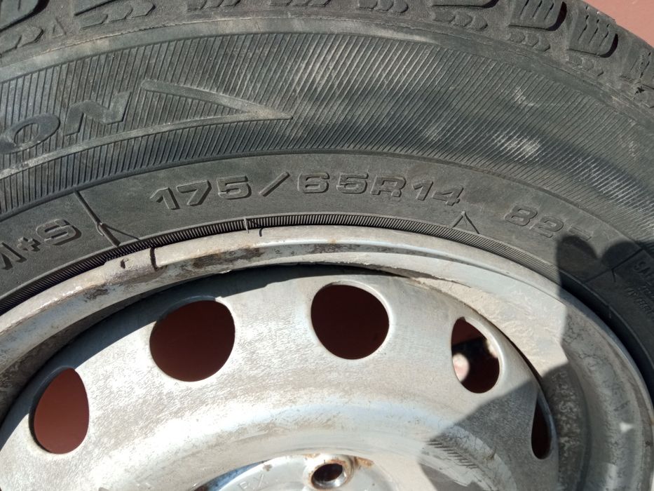 Продам колеса в сборе, цена за шт.