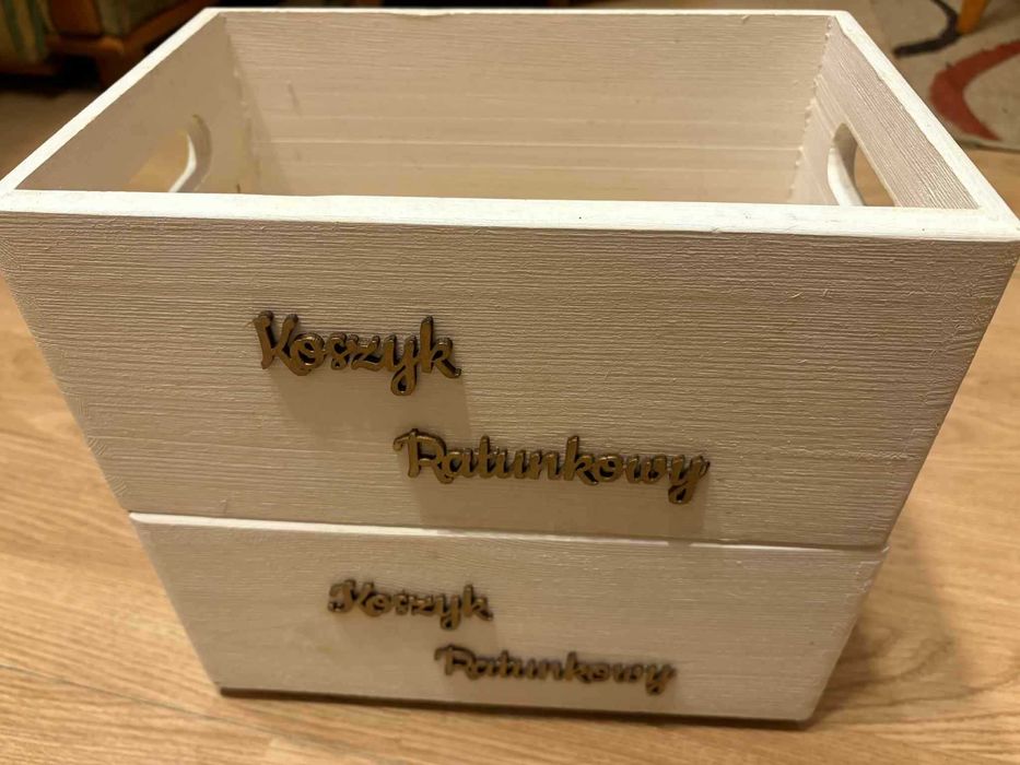 Weselne kieliszki, tablice rejestracyjne, wieszaki, koszyczki itp