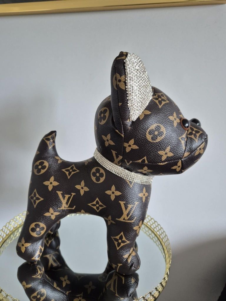 LV Mops Piesek Louis Vuitton