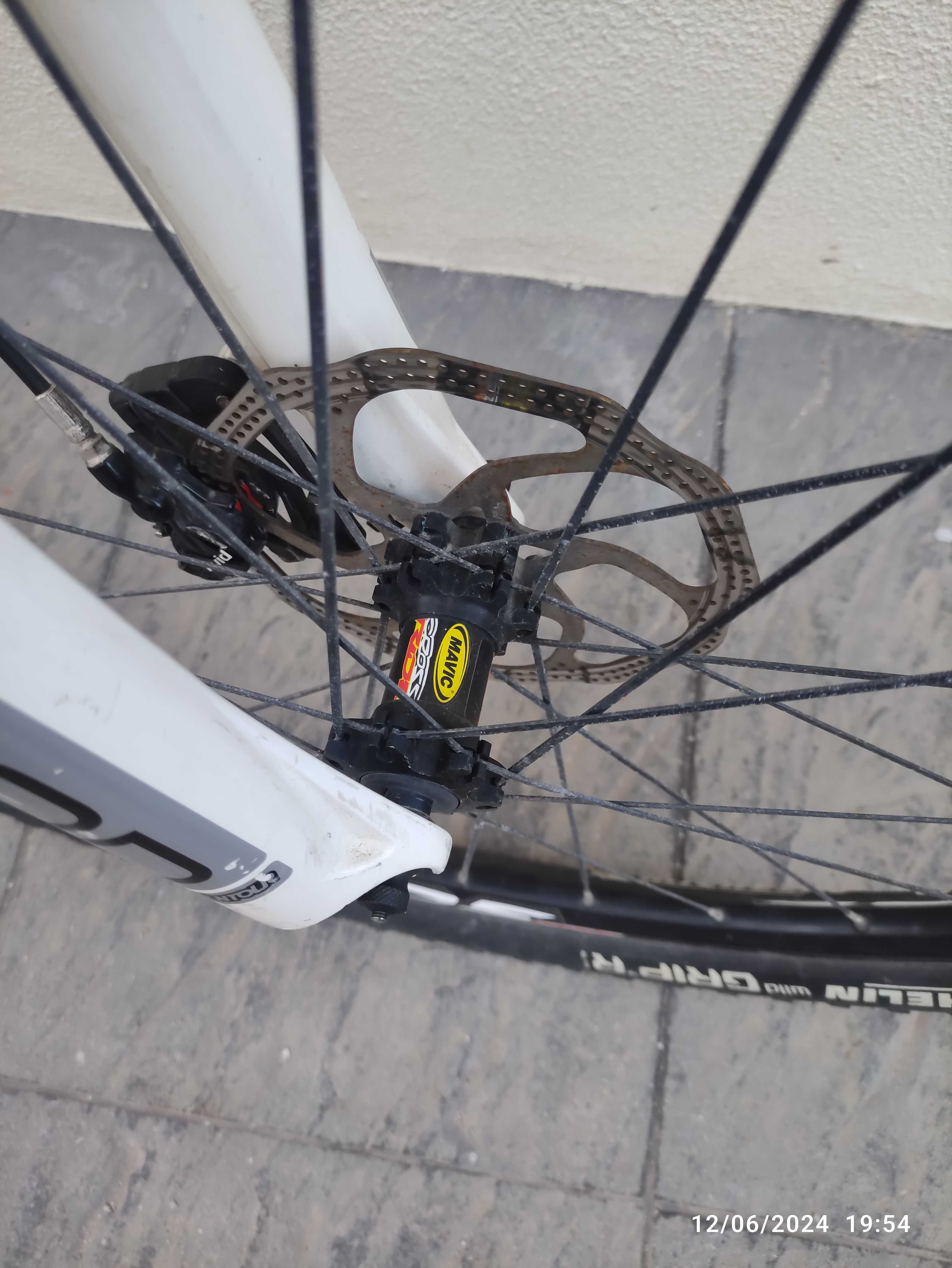 Bicicleta Shimano XT tamanho M suspensão total