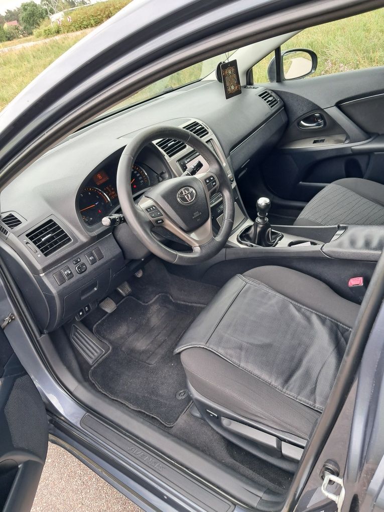 Toyota Avensis t27