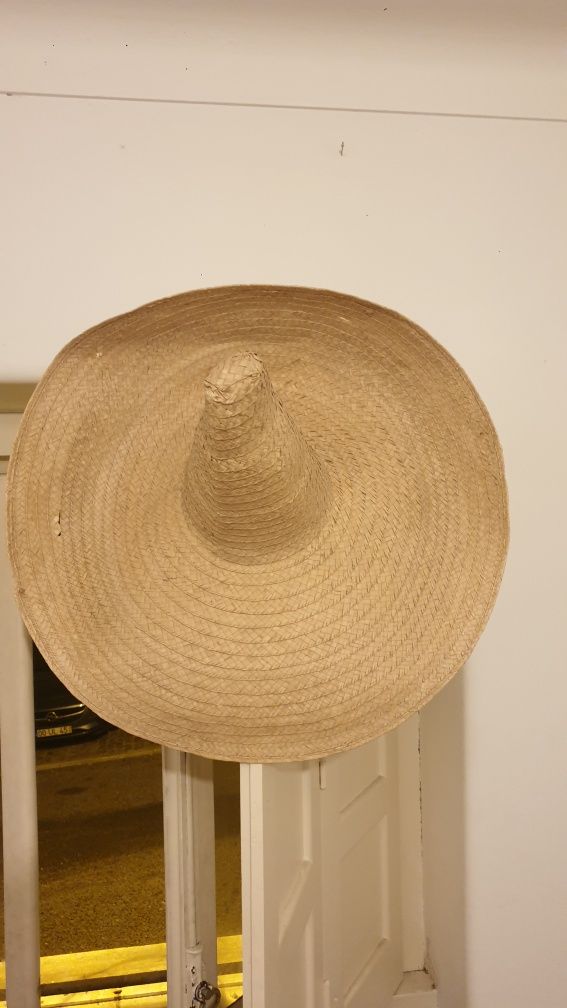 Chapéu mexicano usado