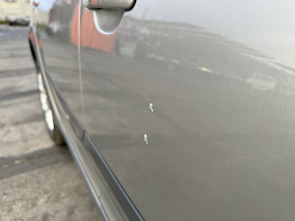 Skoda Octavia II lift FL Scout drzwi prawe przednie LF8H