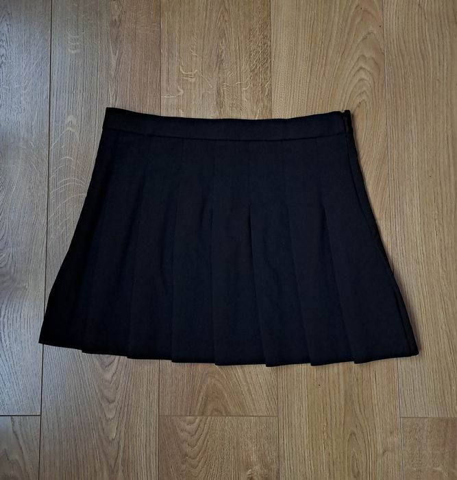 Чорна жіноча коротка спідниця