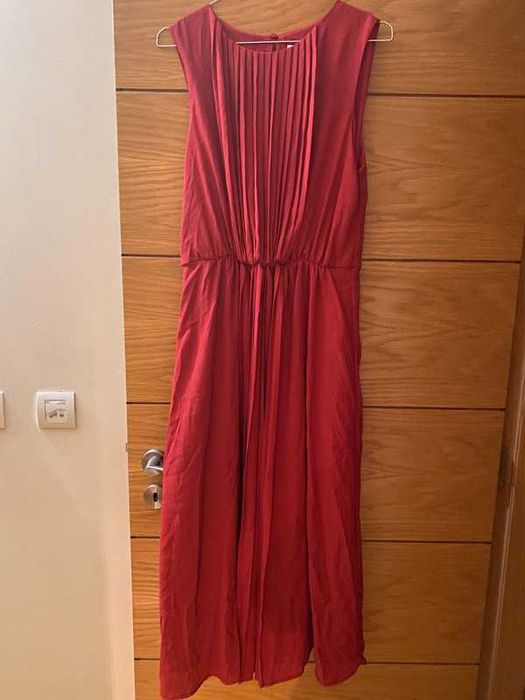 Vestido pormenores plissados