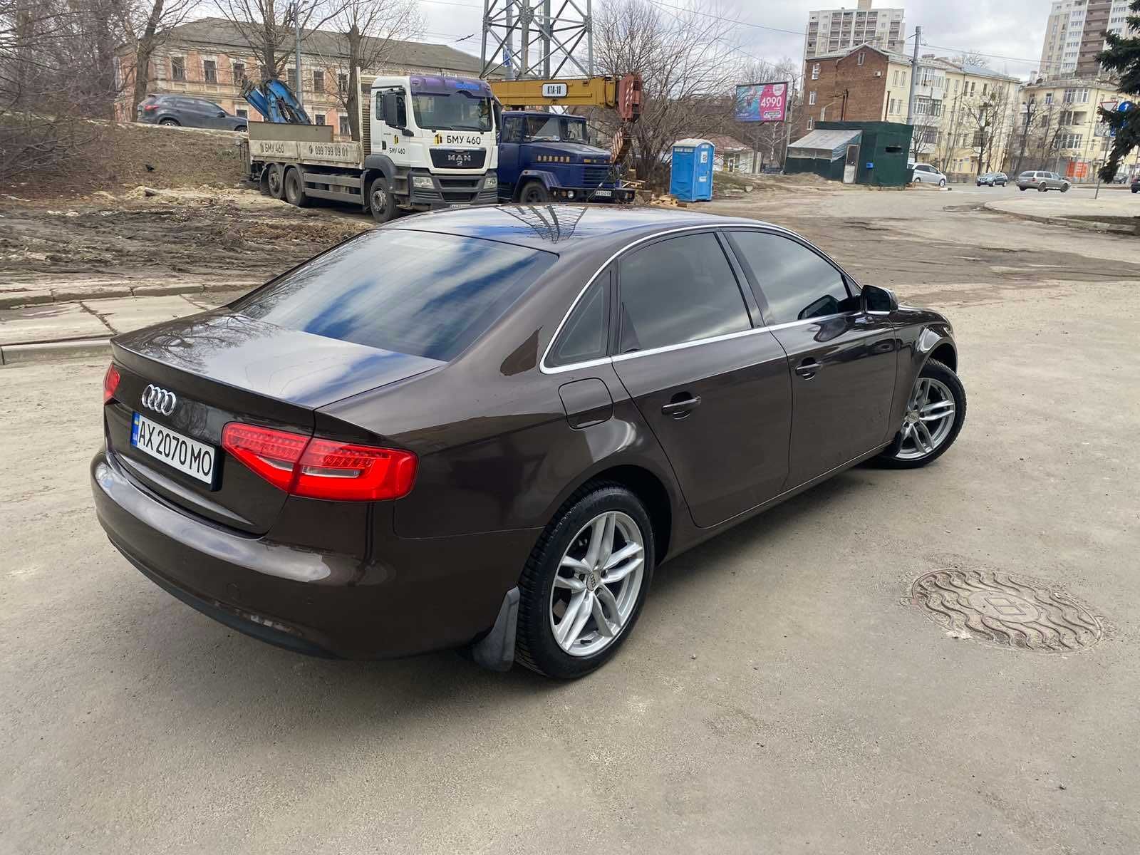 Продам AUDI А4 В8 2012 года