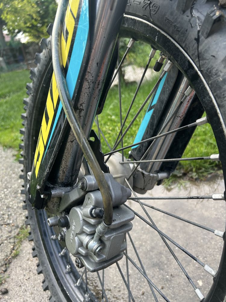 Suzuki rmz 250.