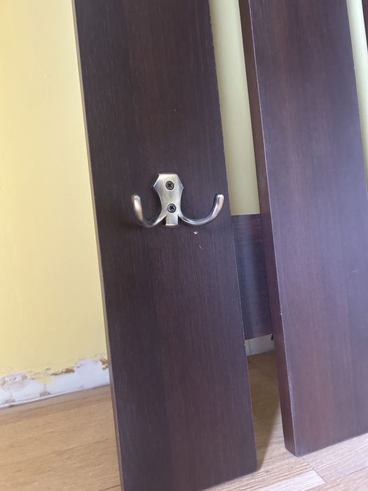 Ciemno brązowy wieszak Wenge na ubrania do przedpokoju
