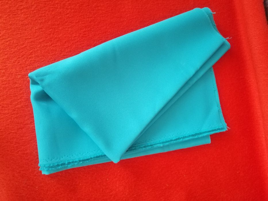 Kuponiki  materiału 70x76 cm., 160/114 cm.,120/105 cm.