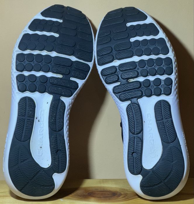 Оригінальні кросівки Under Armour. Розмір 42,5(27 см)