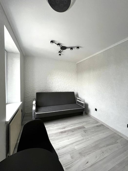 Здається однокімнатна квартира-студія в центрі