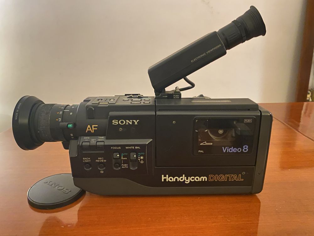 Sony CCD-V50E - Vintage Handycam 1987