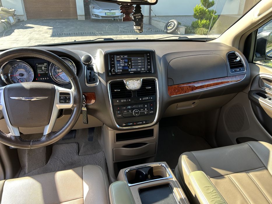 Chrysler Town&Country. 3.6 b+g