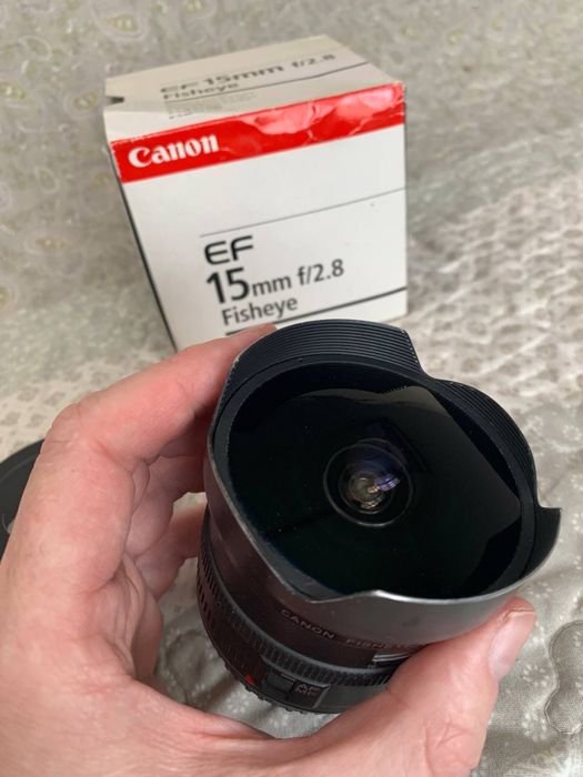 obiektyw Canon EF 24–70mm f/4L IS USM oraz Canon EF 15mm f/2.8