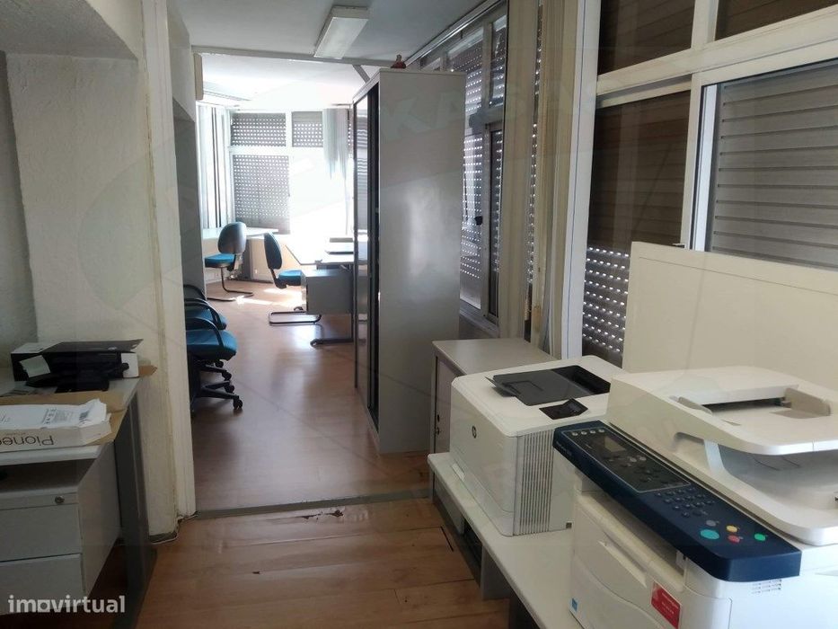 Escritório na Amadora, junto ao Parque Delfim Guimarães, CGD