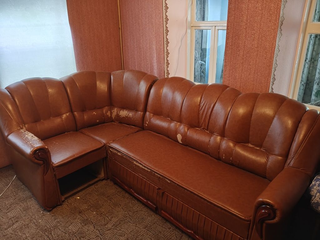 Продам угловой диван