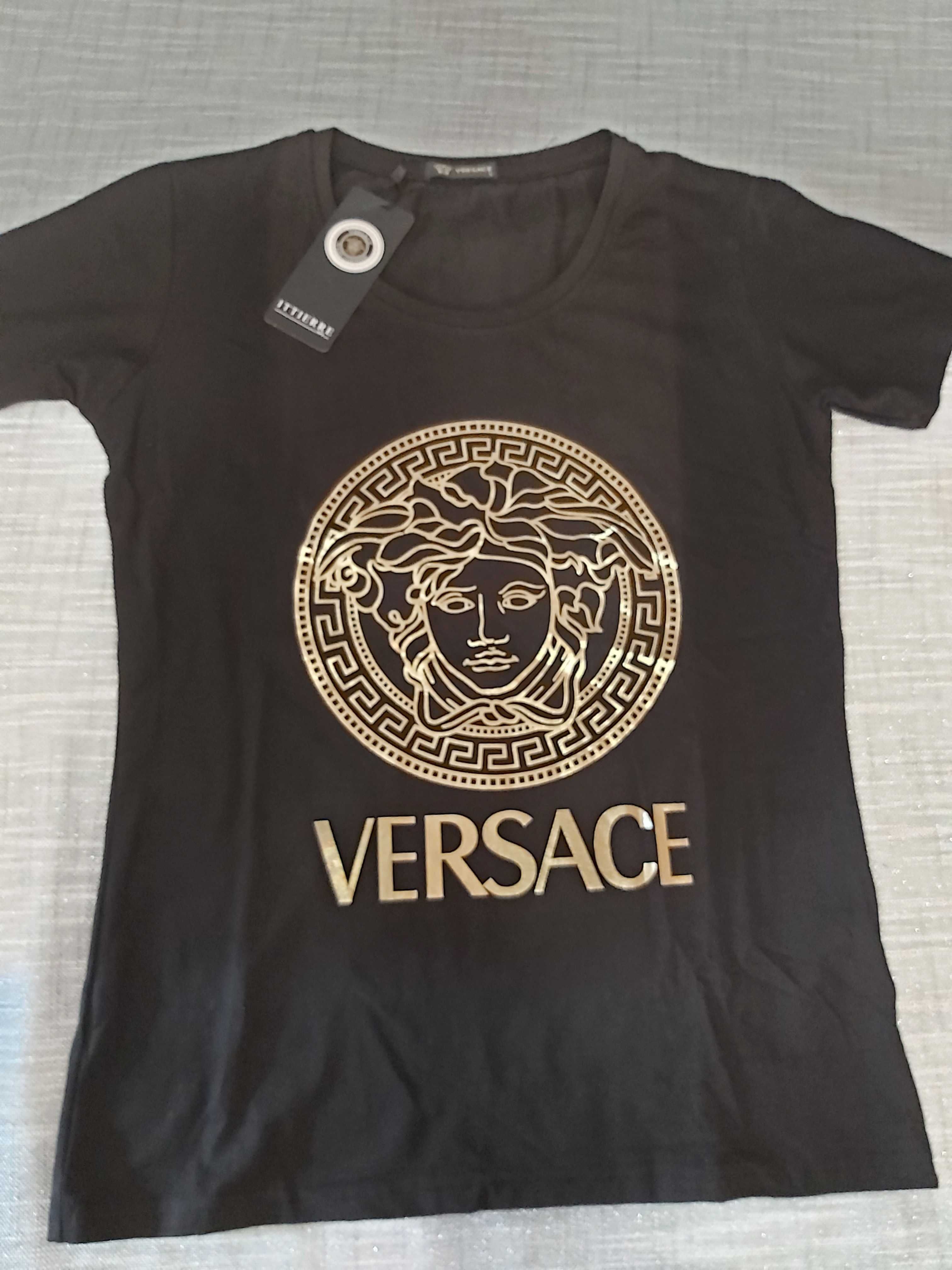 Koszulka T-shirt czarna Versace roz.L szer.45 cm nowa cena 249 zł.