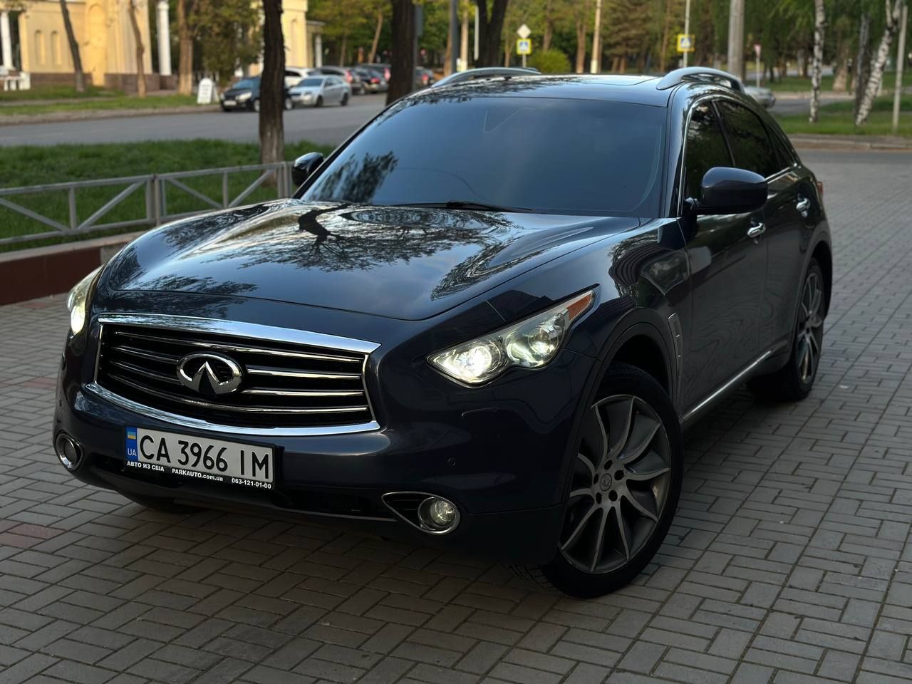 Продам Infinity FX35