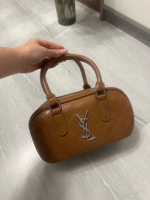 Стильна коричнева сумочка