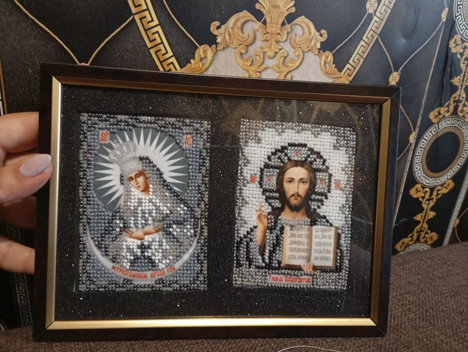 Маленька ікона вишита бісером