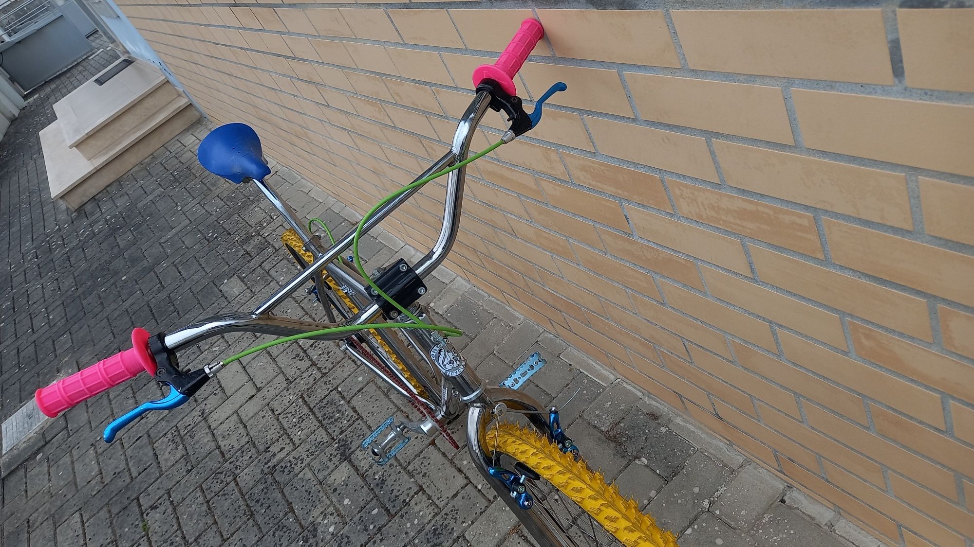 Bicicleta cromada roda 26