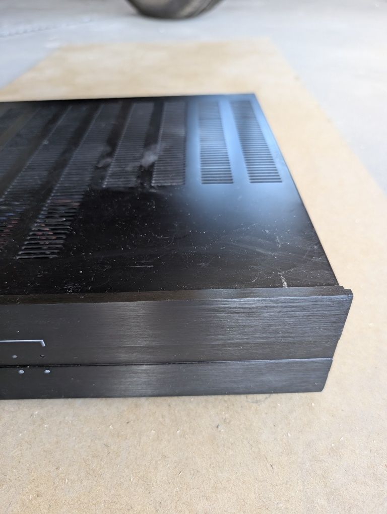 Loxone amplifier wzmacniacz audio do musicservera