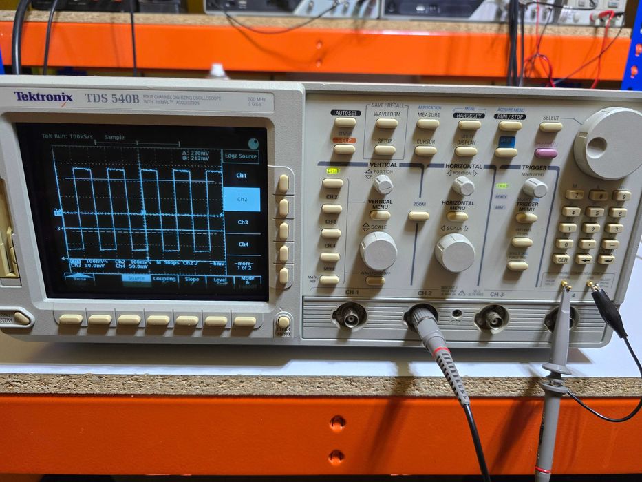 Oscyloskop cyfrowy Tektronix TDS540B 500MHz; 2GS/s czterokanałowy