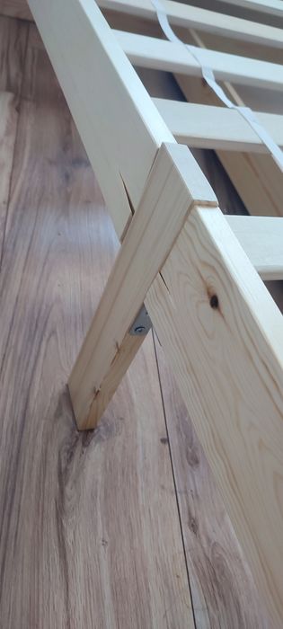 Lozko sosnowe 200/90