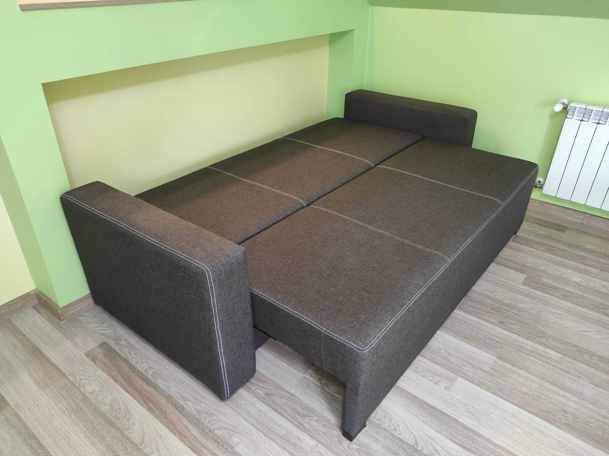 Rozkładana sofa w stanie bardzo dobrym, 220 x 90 cm