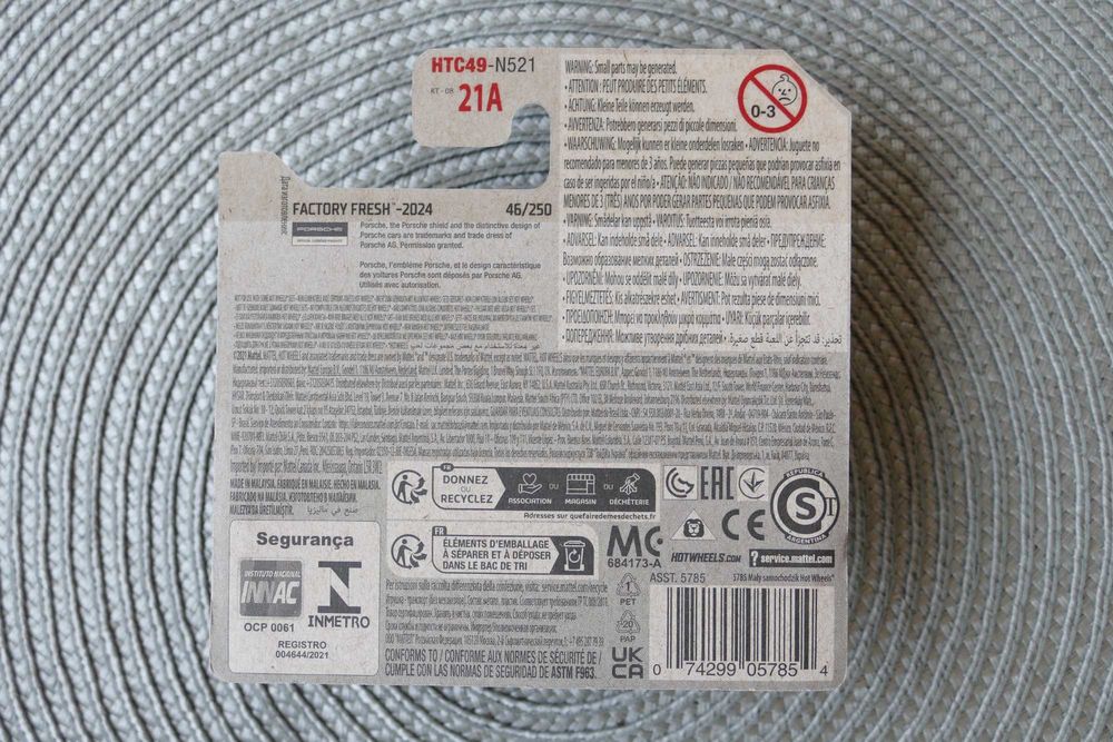 Hot Wheels autko "Resorak" PORSCHE 911 CARRERA RS 2.7 edycja 2024r.