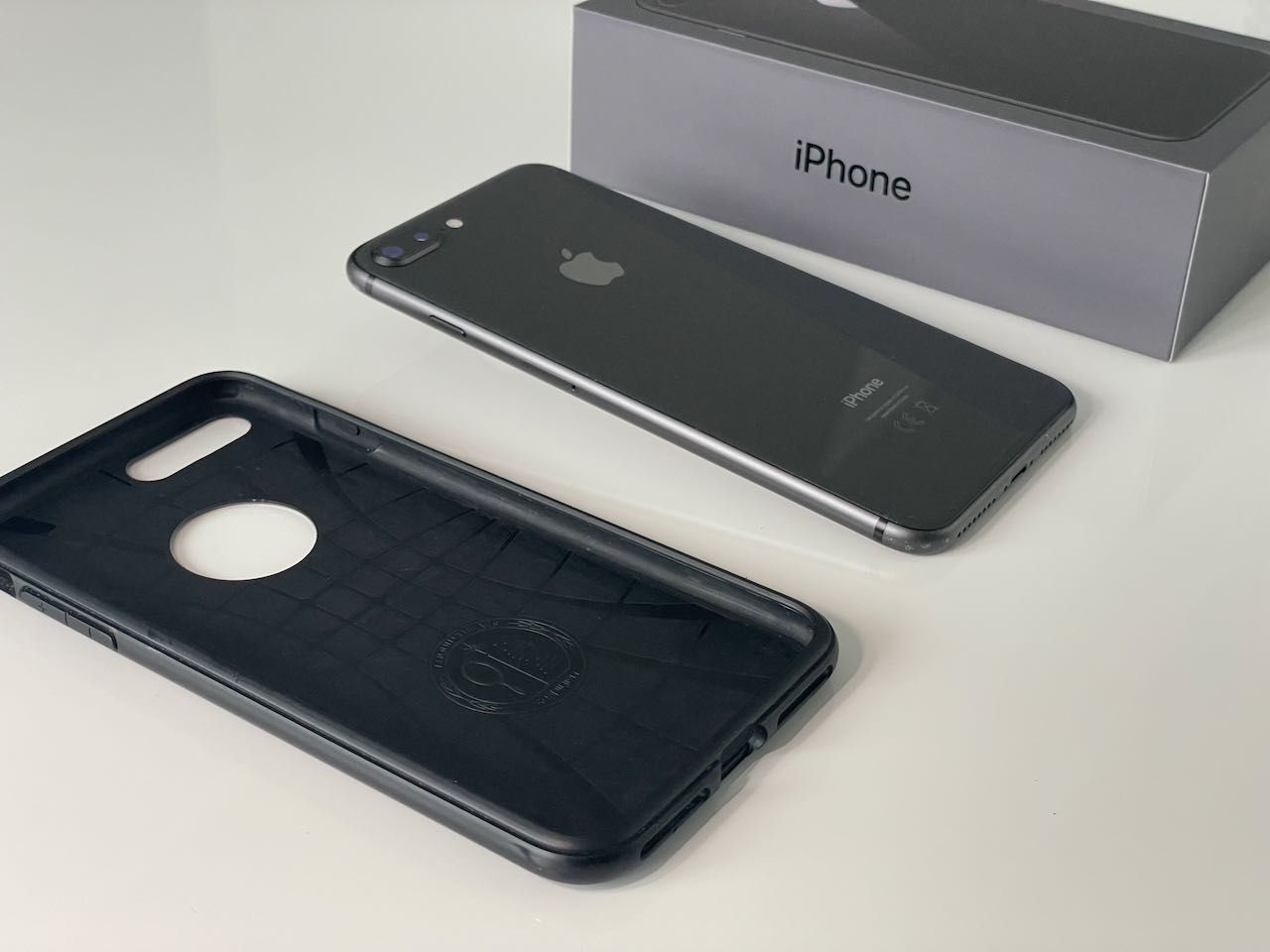 iPhone 8 Plus (duży) 1-szy właściciel, stan bdb, nigdy nie naprawiany!