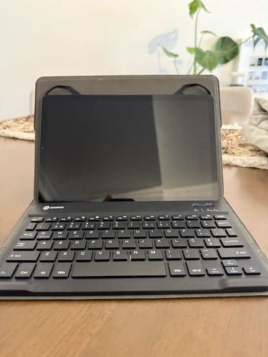 Samsung Galaxy Tab 6s Lite + Teclado