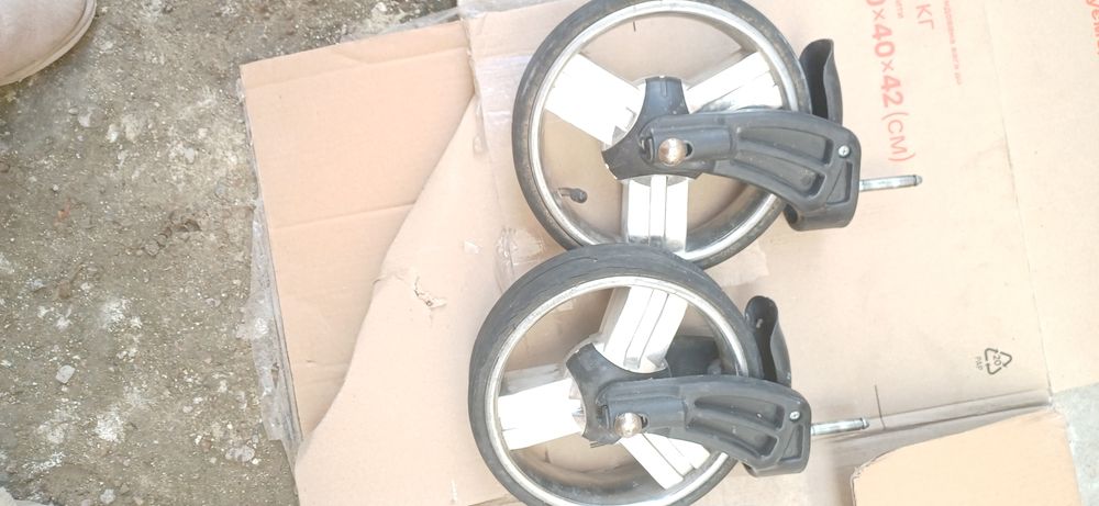 Колеса надувні до дитячої коляски