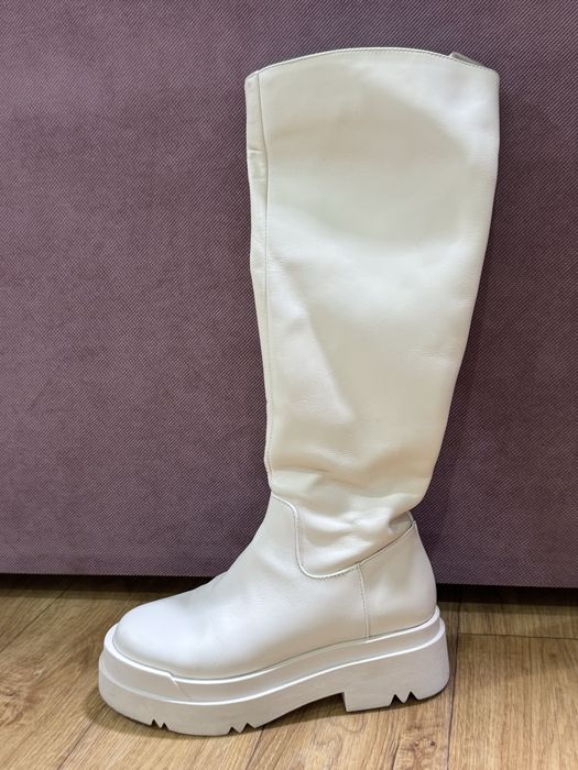 Сапоги чоботи  білі шкіряні Liu Jo стан відмінний
