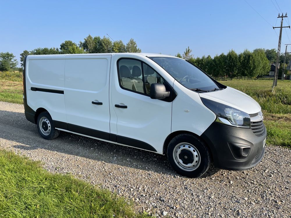 Opel vivaro/ Long/ L2H1/klima/ sprowadzony