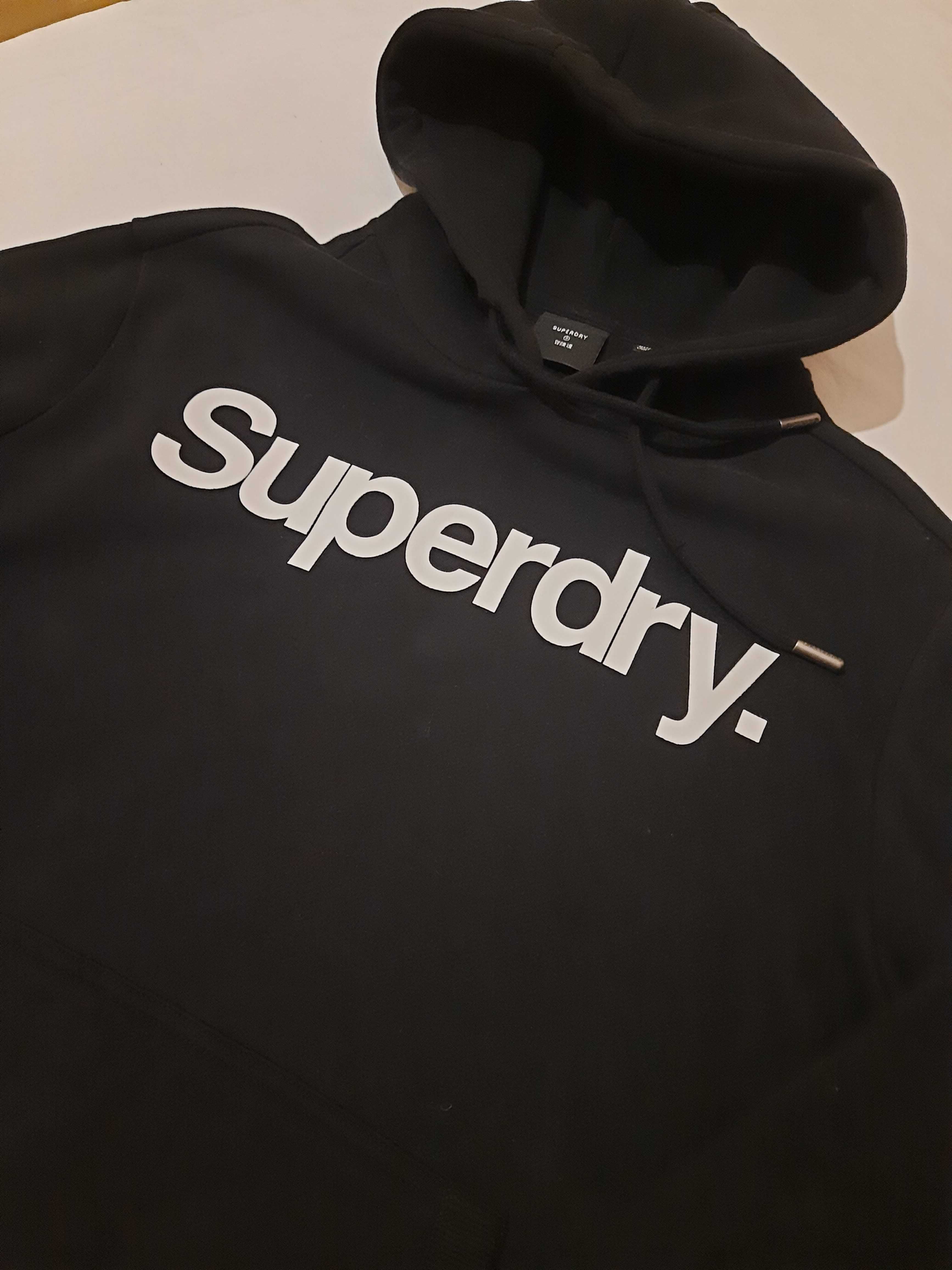 продам фирменный Superdry