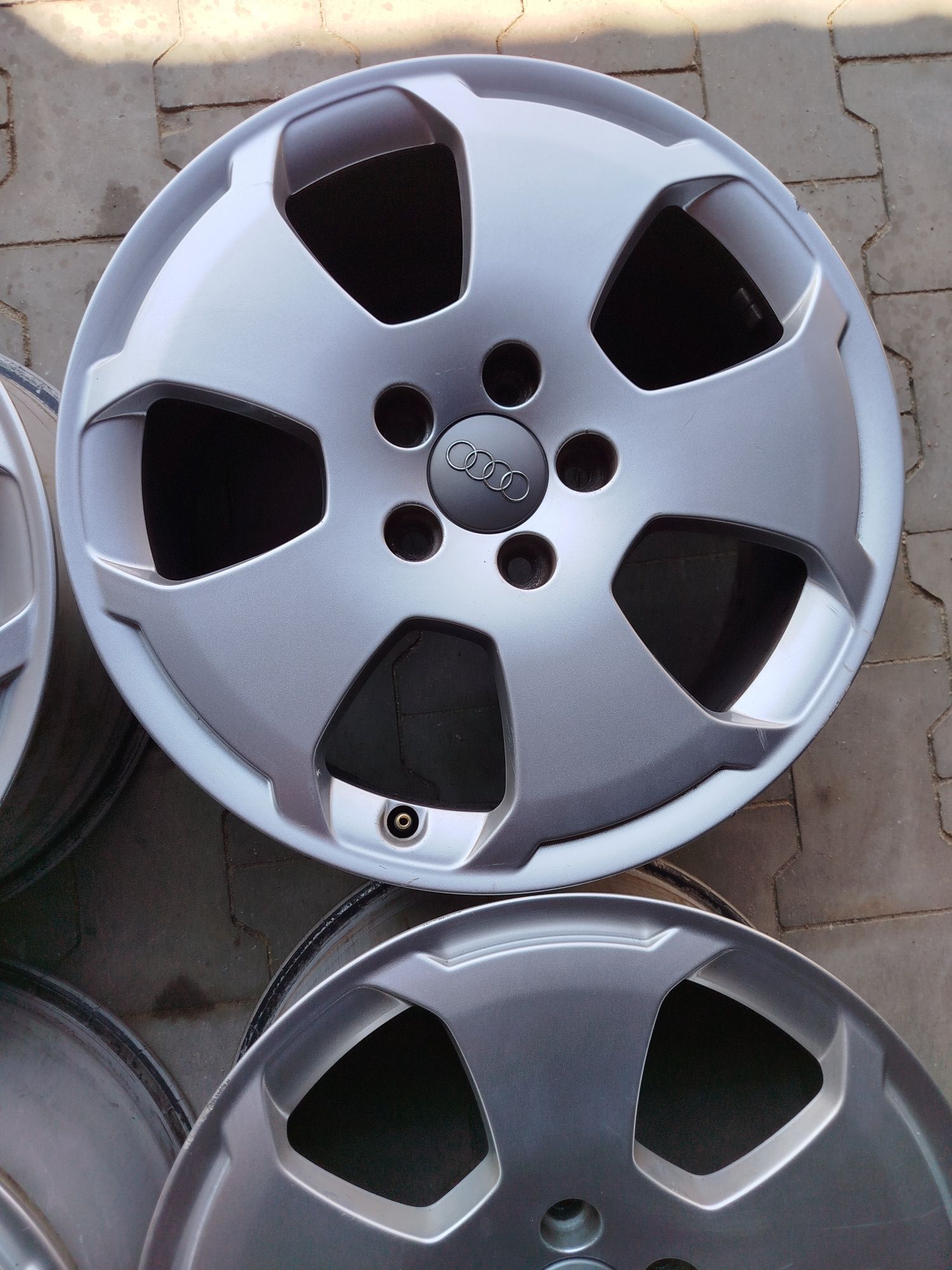 Felgi aluminiowe 5x112 17" oryginał Audi A3